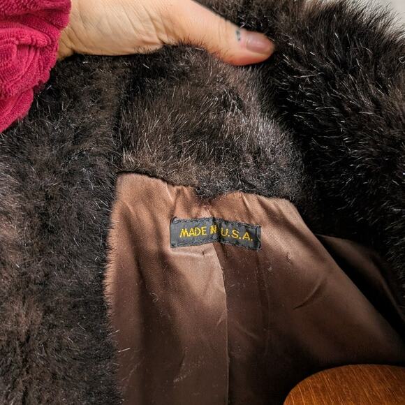 Vintage Brown Faux Fur Coat Plush Minimalist Mob Wife Fuzzy Glam Goth Jacket - Picture 9 of 10